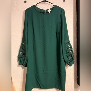 H&M Green long lace detailed sleeves, mini dress